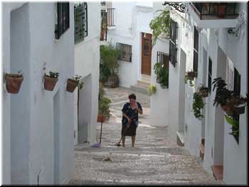 I think that door at the bottom of the steps on the right is Camila's grocery, where we bought all our food.